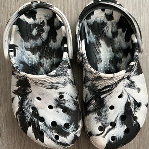 Size 9 crocs for toddlers | tye dye crocs